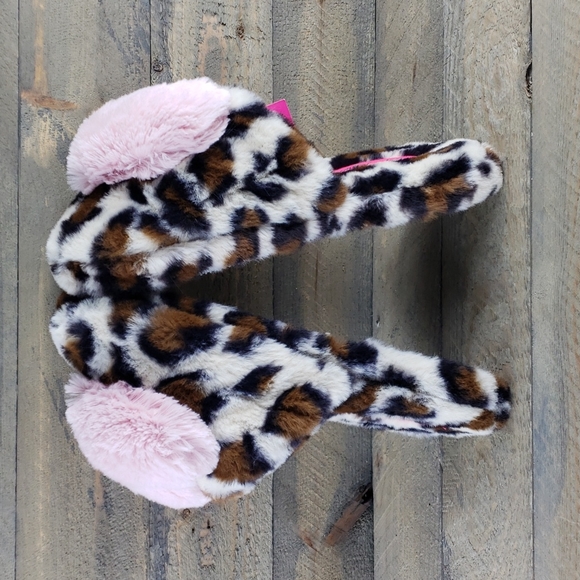 Betsy Johnson Faux Fur Sherpa Scuff Slippers Leopard Pink Heart NEW - Picture 8 of 8